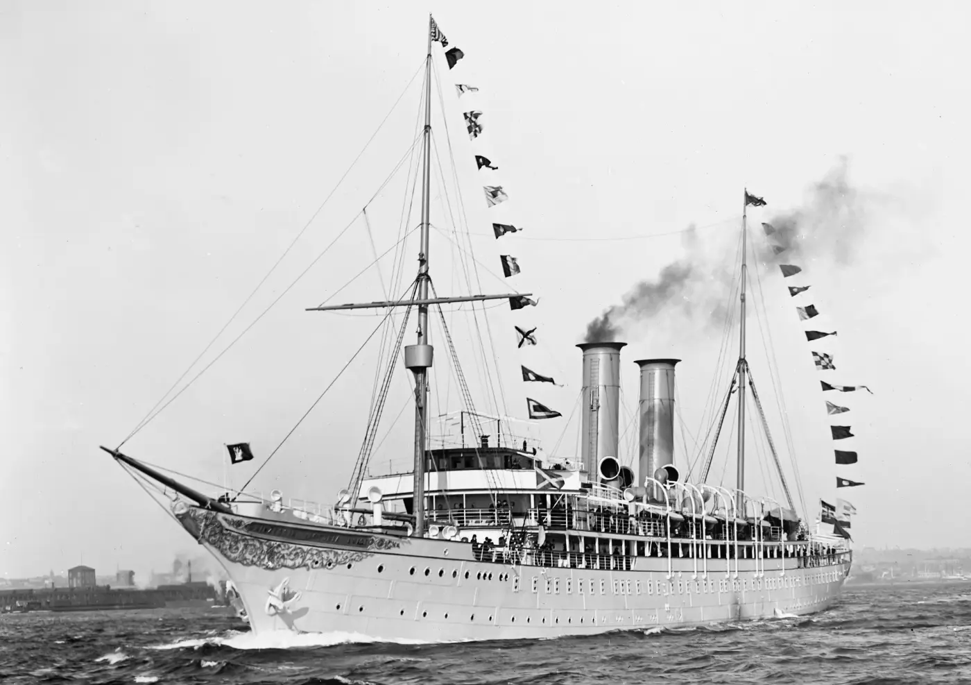 what-was-the-first-cruise-ship-techhistorian