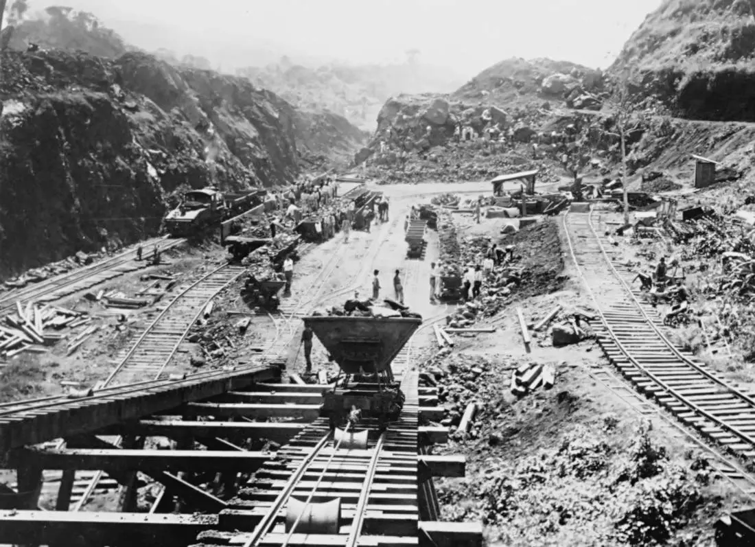 construction of the panama canal in 1907