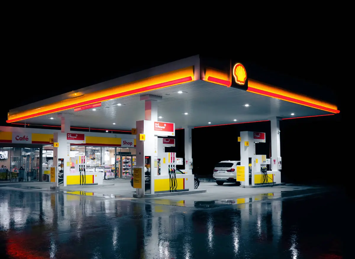 The History of the First Gas Station and Its Impact on Transportation