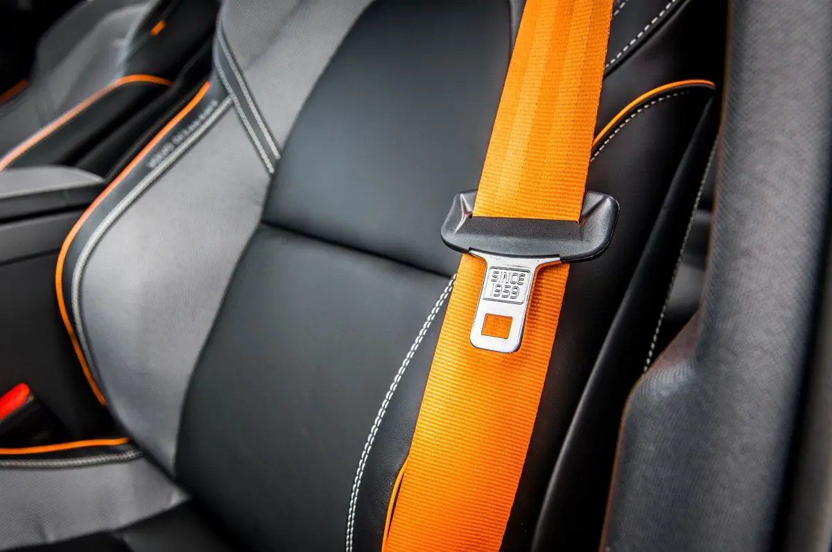 Volvo Invented the Modern Seatbelt With Help From the Swedish National  Power Company